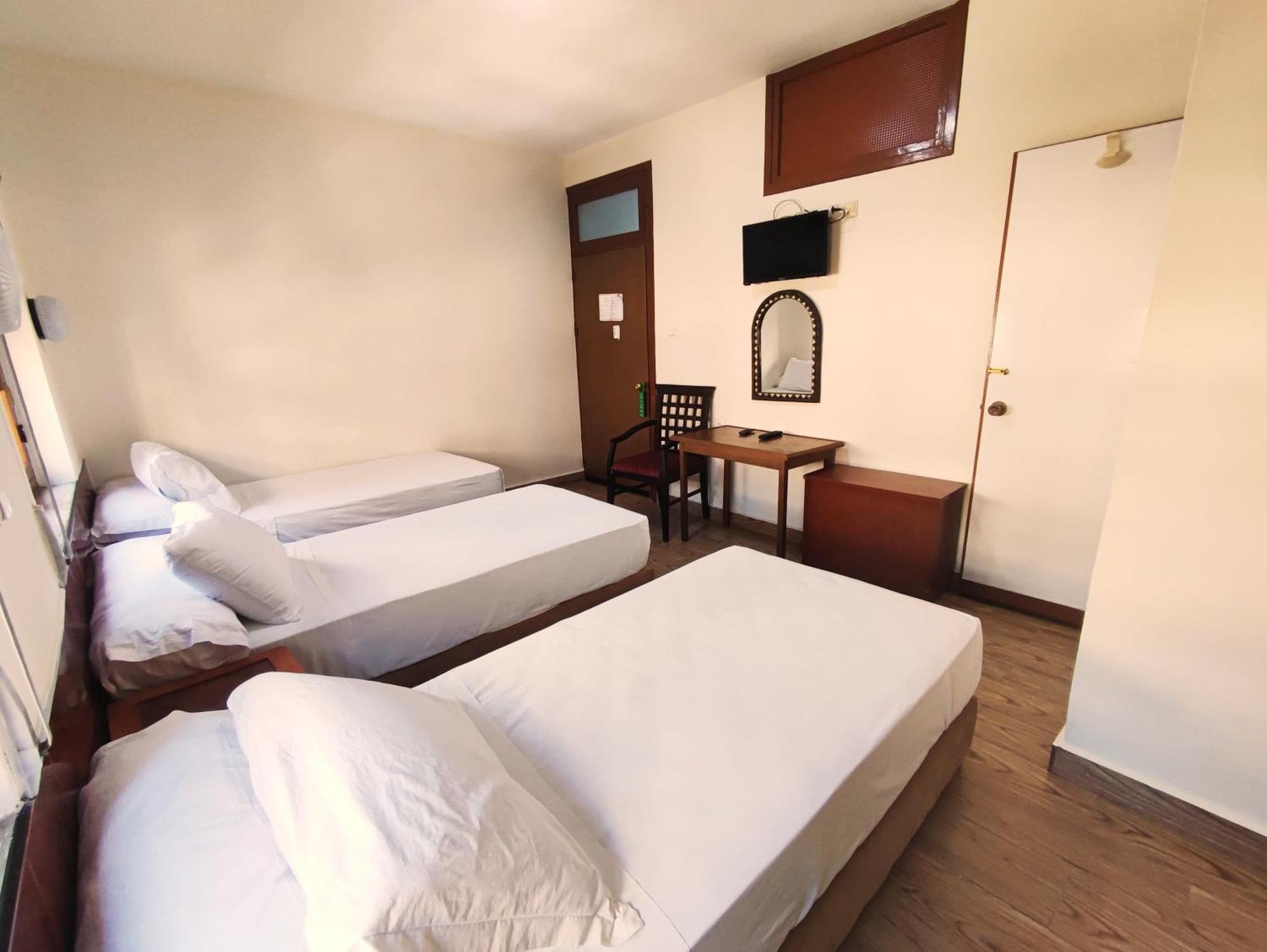 Hotel National อัลฮอเคม่า ภายนอก รูปภาพ